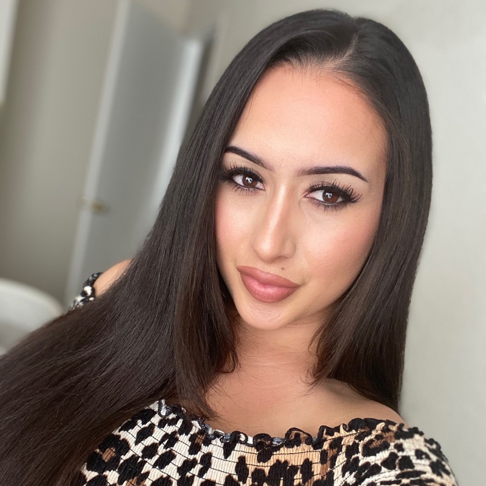 Meet your Posher, Alyssa